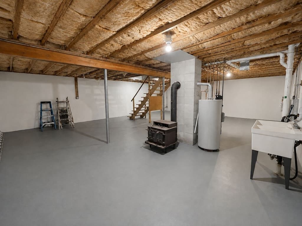 664 Norman St, Fall River MA 02721 photo 21