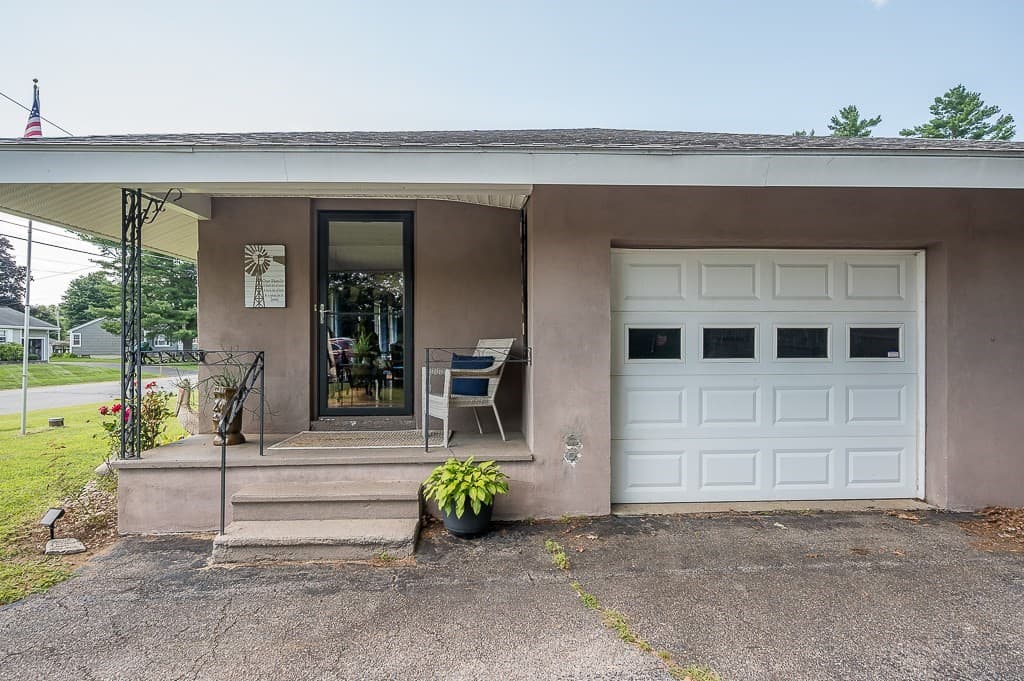 12 Elaine St, Webster MA 01570 photo 6