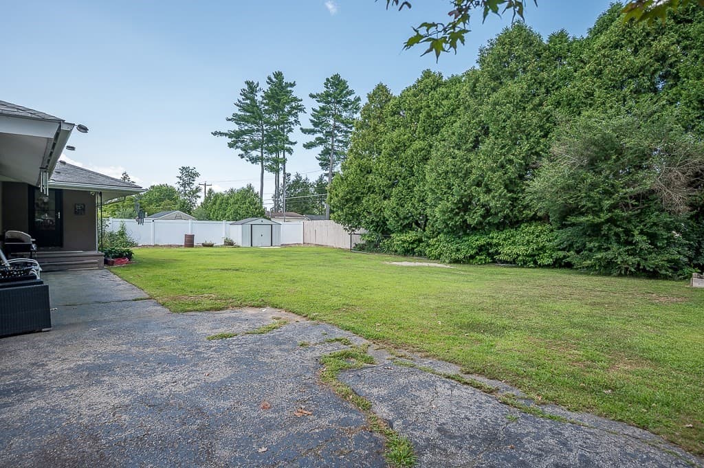 12 Elaine St, Webster MA 01570 photo 5