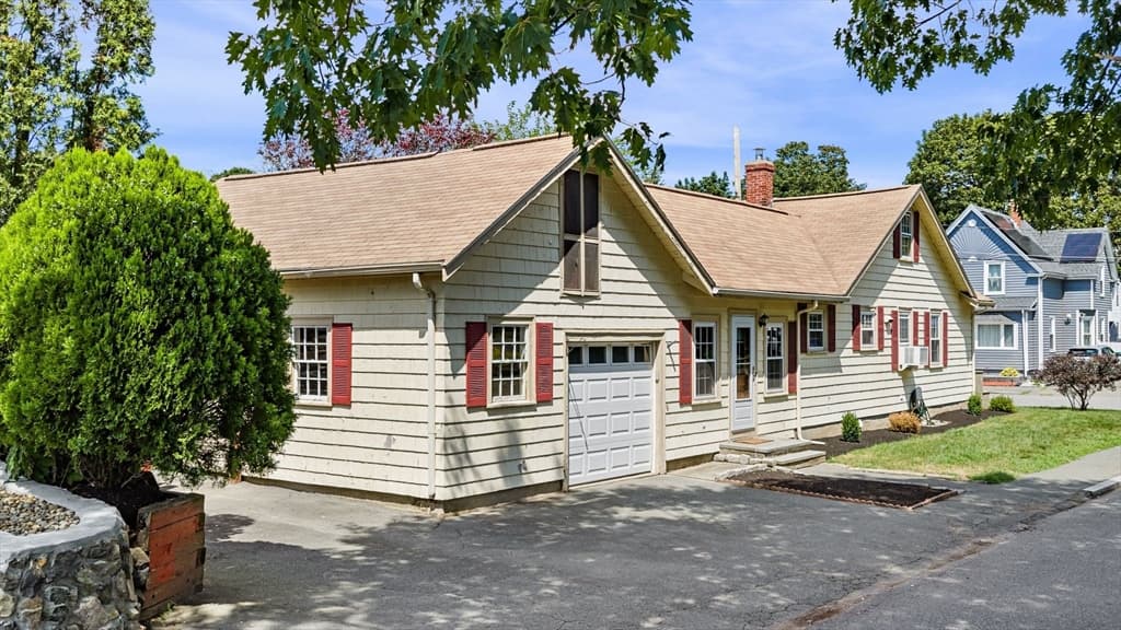 1 Douglass St, Lynn MA 01904 photo 3