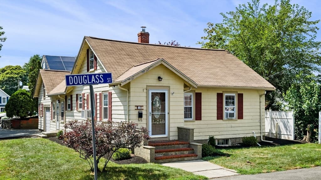 1 Douglass St, Lynn MA 01904