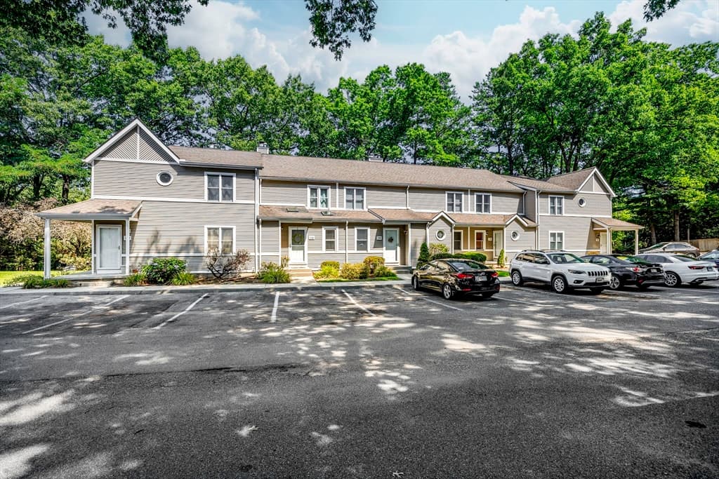 61 Abbey Memorial Dr # 108, Chicopee MA 01020 photo 2