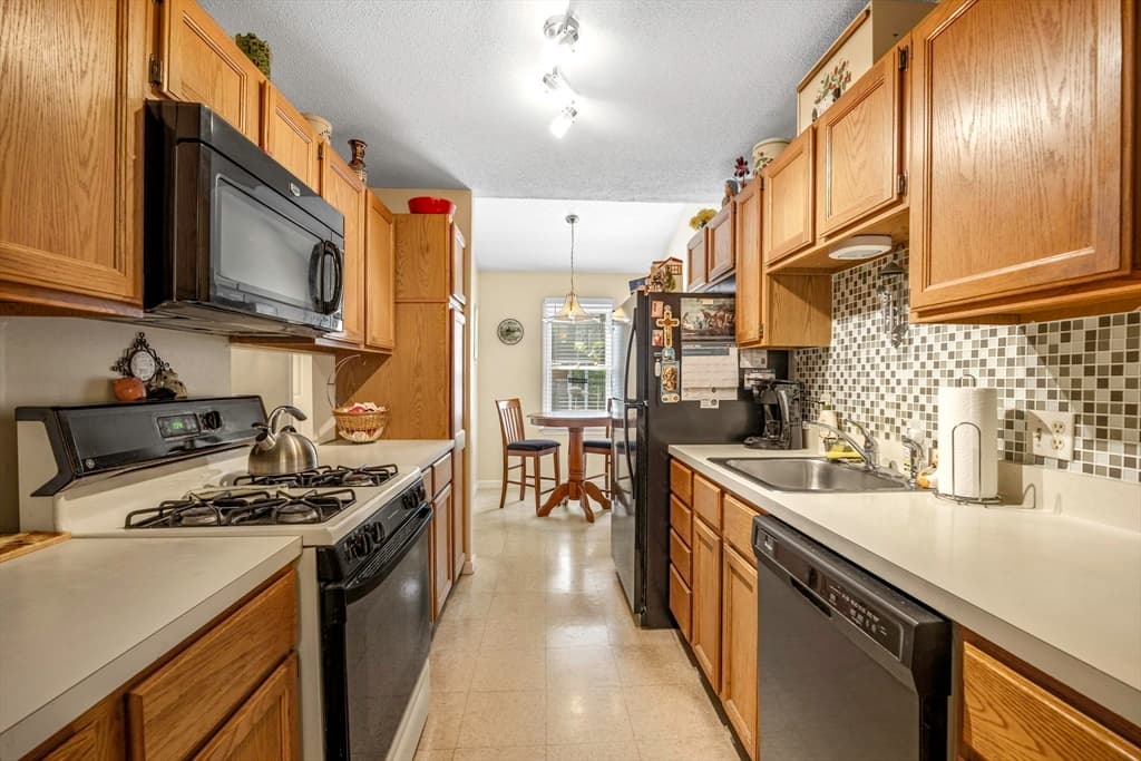 61 Abbey Memorial Dr # 108, Chicopee MA 01020 photo 11