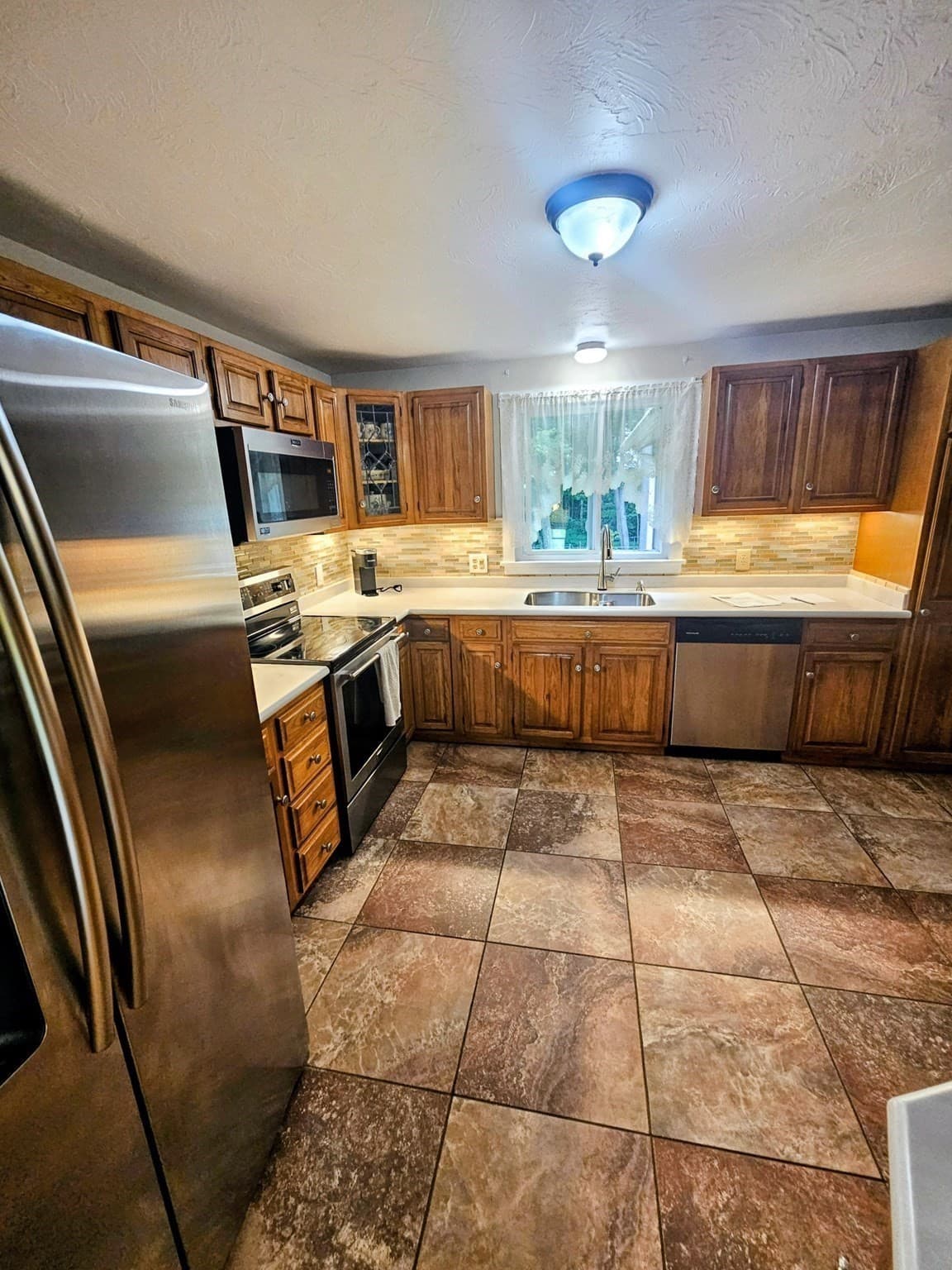 Single Family Residence at 4 Sycamore Dr, Rutland MA 01543, Rutland, photo 10 of 27