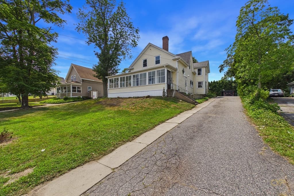 398 Main St, Wareham MA 02571