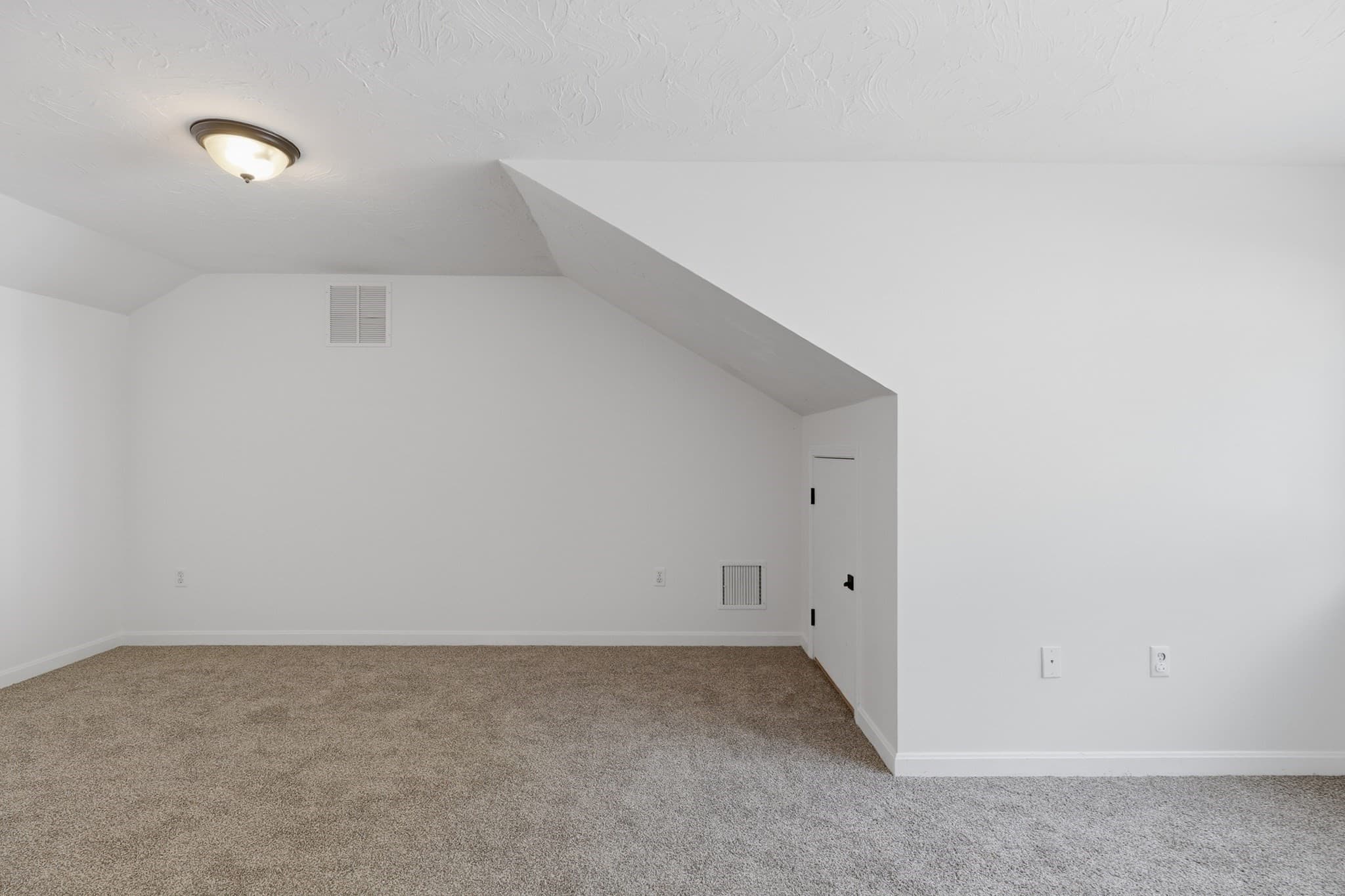 Condominium at 37 West Meadow Estates Drive # 37, Townsend MA 01474, Townsend, photo 23 of 33