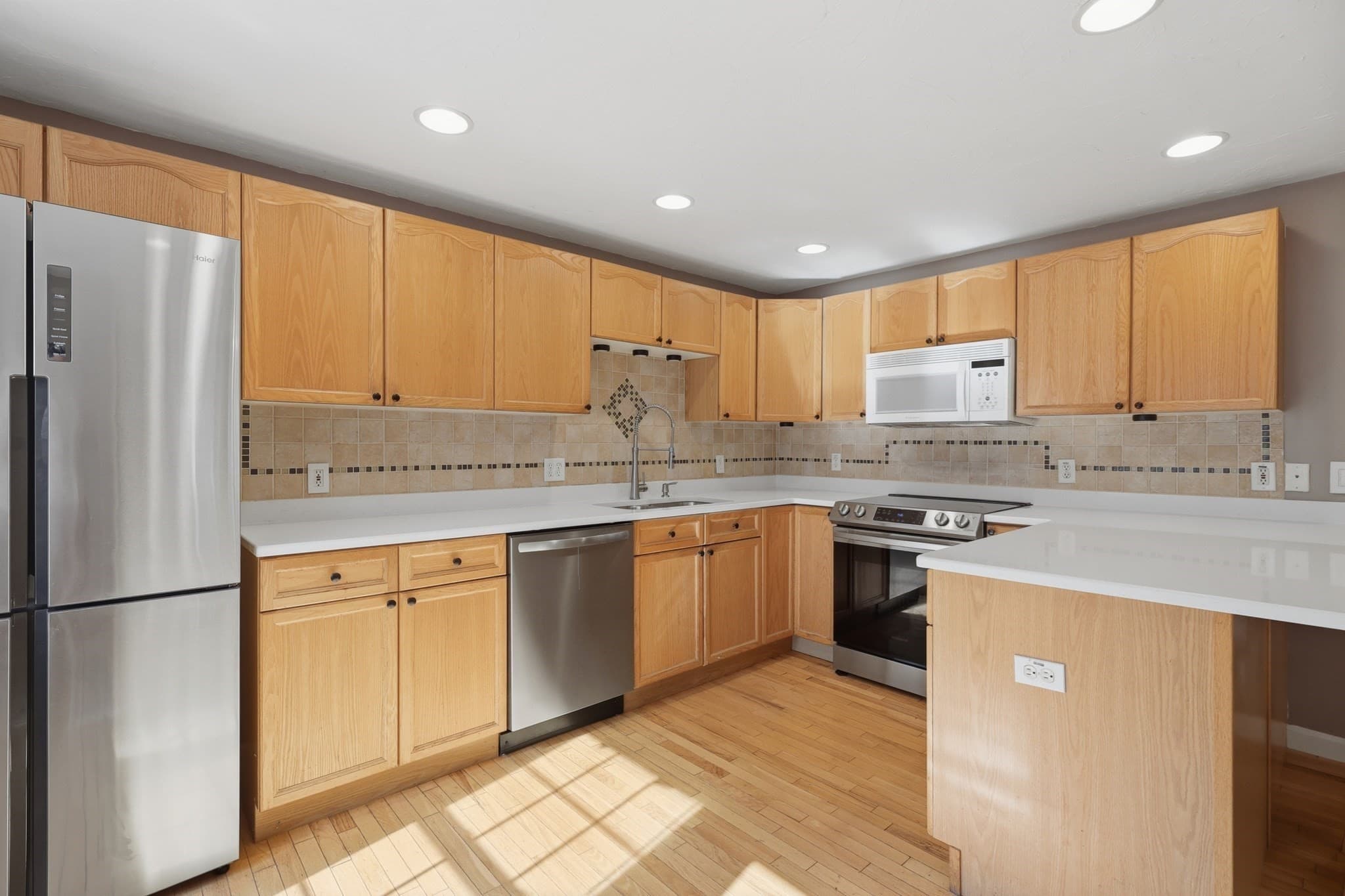 Condominium at 37 West Meadow Estates Drive # 37, Townsend MA 01474, Townsend, photo 8 of 33