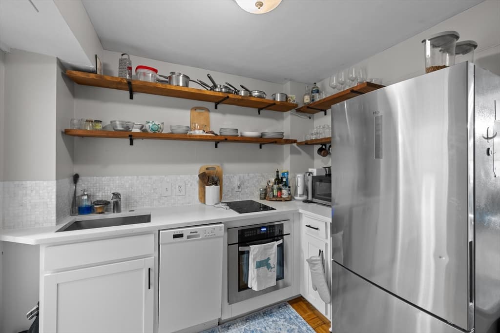 36 Elm St # B, Worcester MA 01609 photo 7
