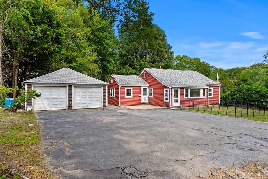 2 Hill Top Ln, Rockport MA 01966