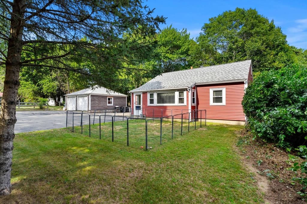 2 Hill Top Ln, Rockport MA 01966 photo 4