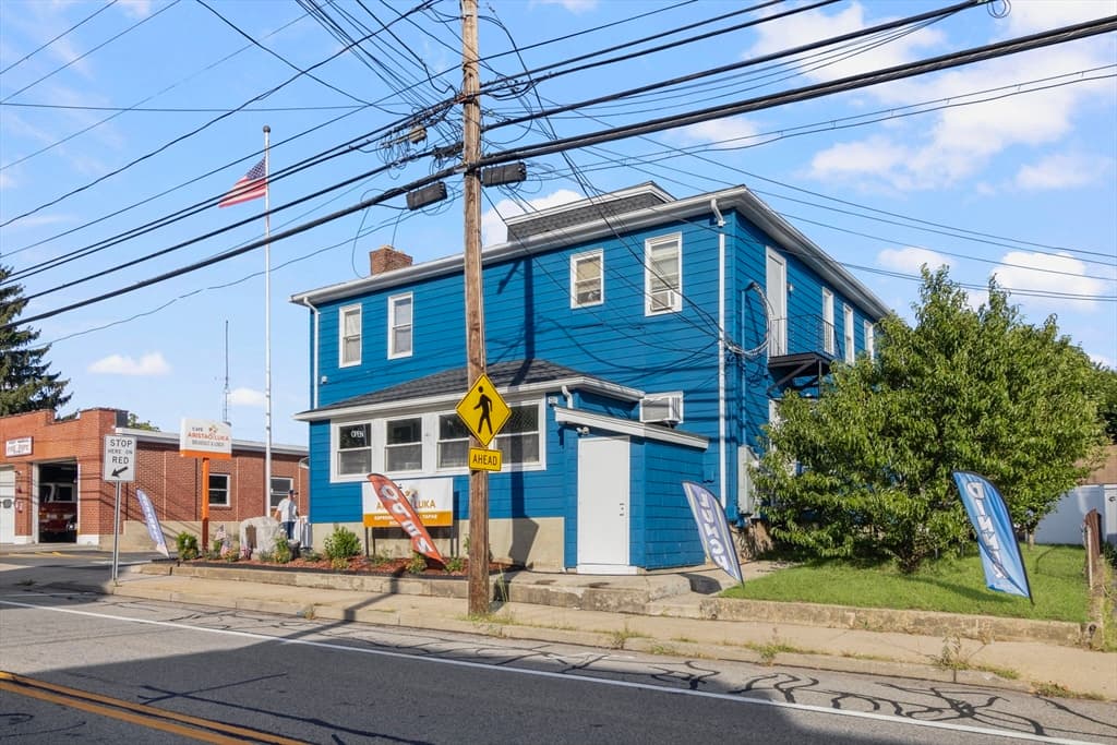 681 Providence St, West Warwick RI 02893 photo 9