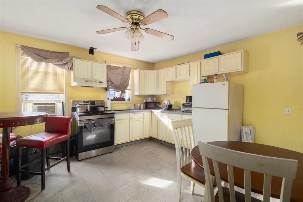 681 Providence St, West Warwick RI 02893 photo 21