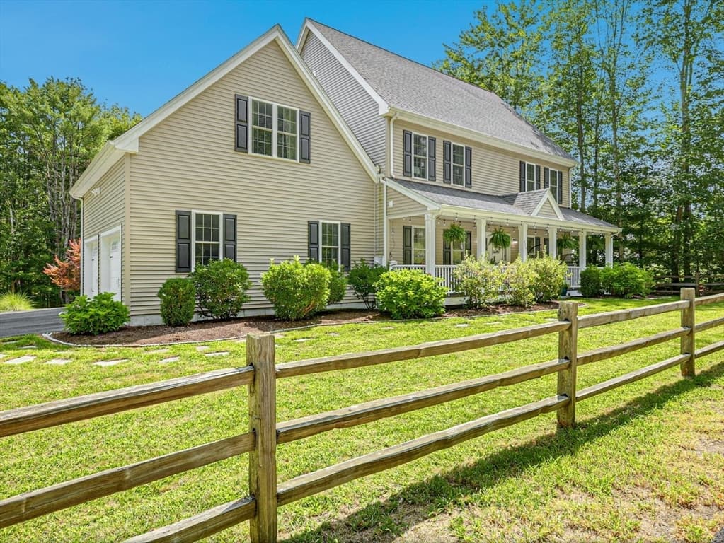 424 Langen Rd, Lancaster MA 01523 photo 2
