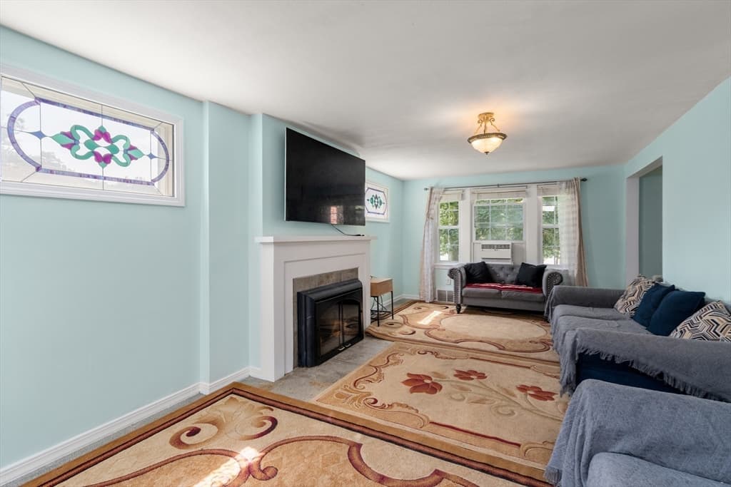 423 Tiffany St, Springfield MA 01108 photo 14