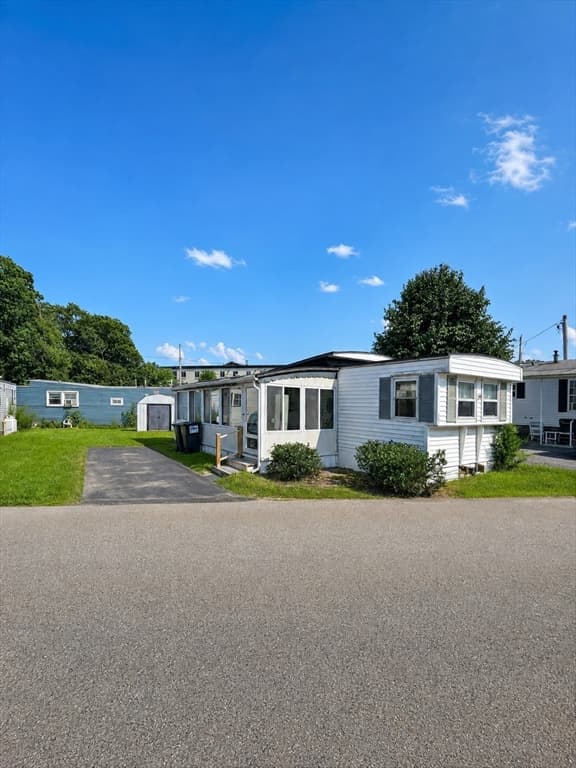 39 Melody Dr, Plainville MA 02762