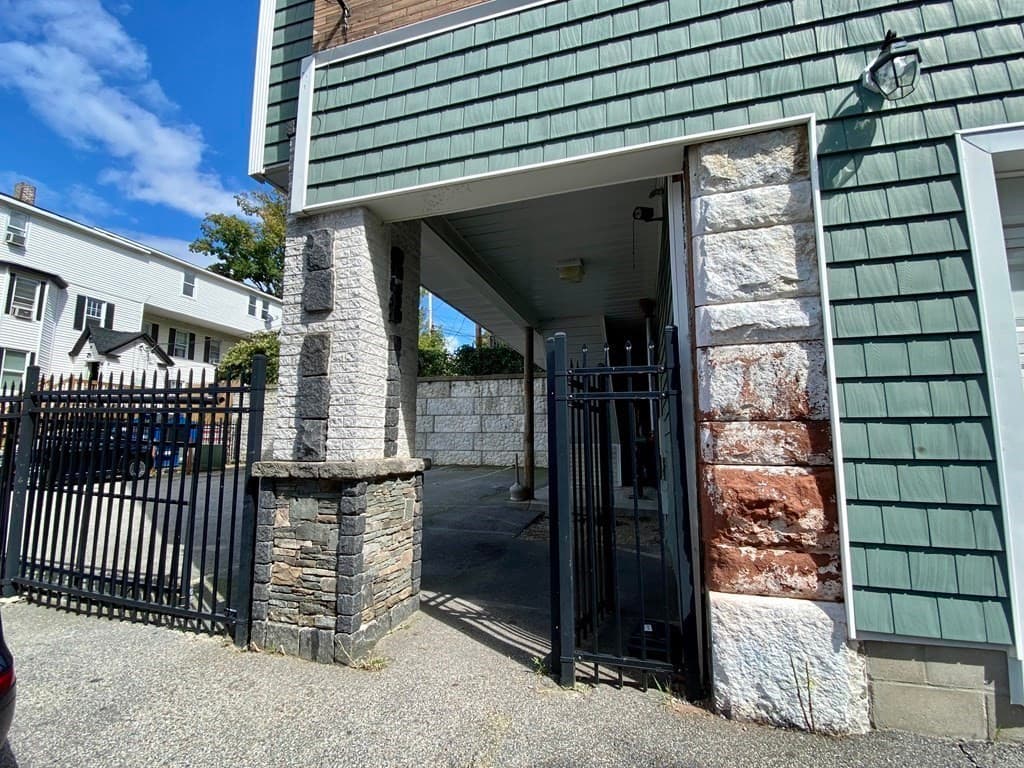 257 Pleasant St # 4, Worcester MA 01609 photo 14
