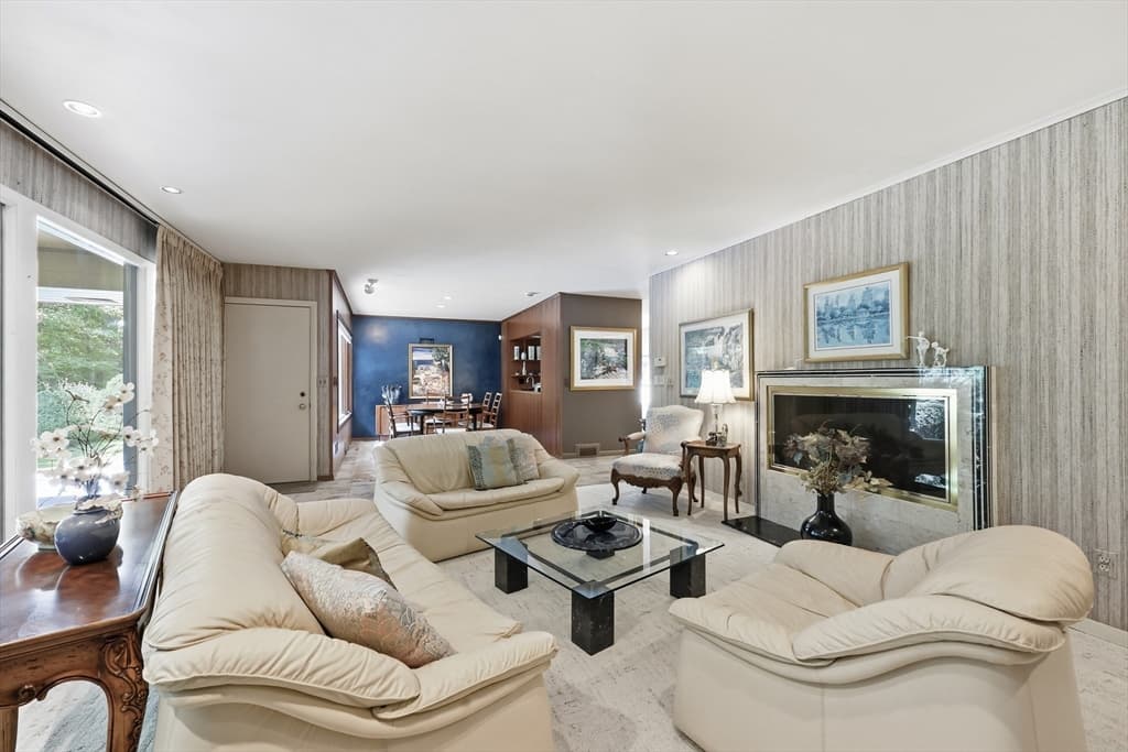 200 Crestview Circle, Longmeadow MA 01106 photo 6