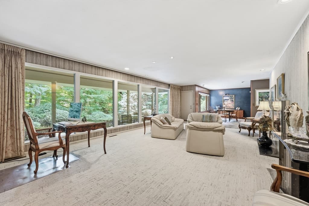 200 Crestview Circle, Longmeadow MA 01106 photo 9