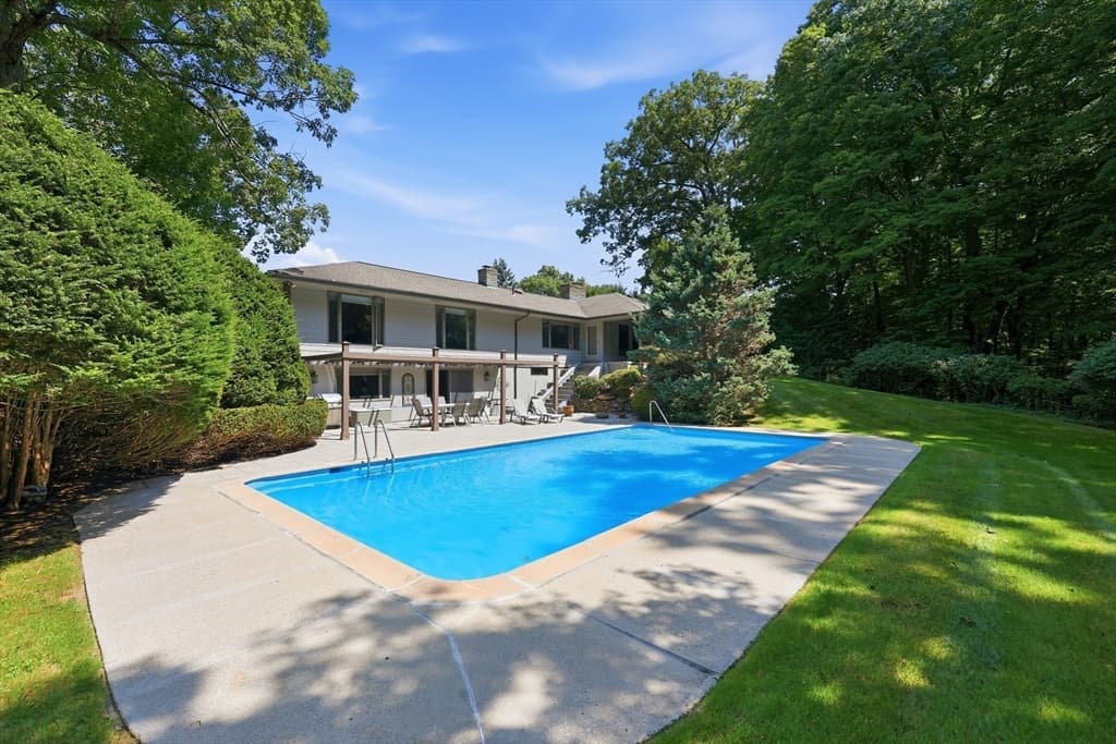 200 Crestview Circle, Longmeadow MA 01106 photo 33