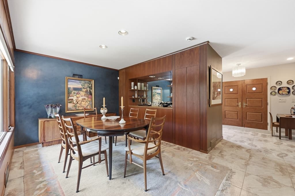 200 Crestview Circle, Longmeadow MA 01106 photo 4