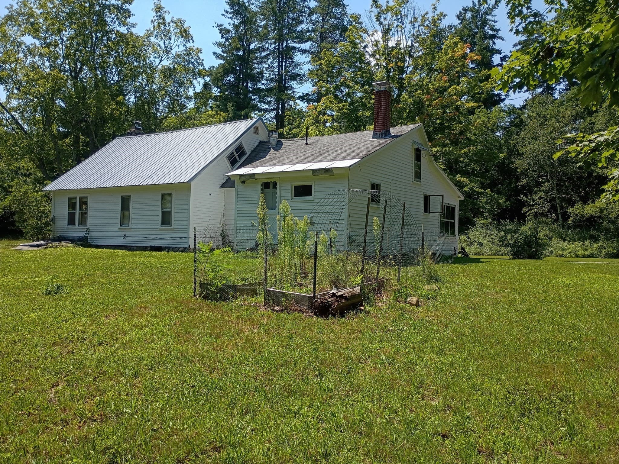Single Family Residence at 182 Neilson Rd, New Salem MA 01833, photo 6 of 9