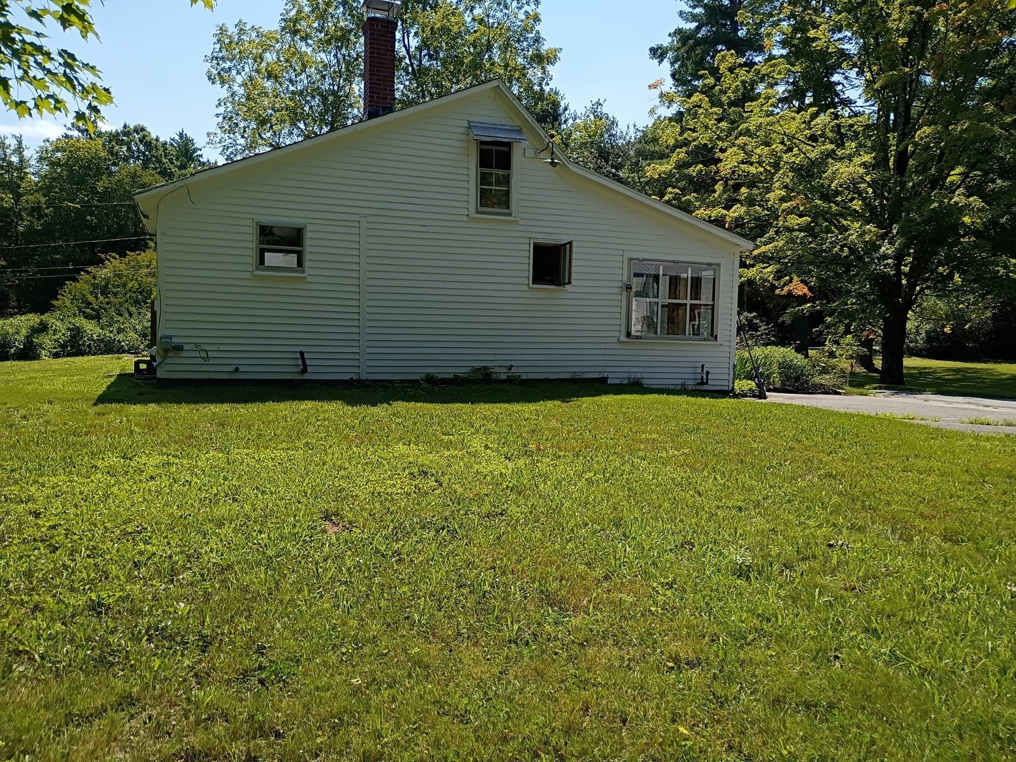 Single Family Residence at 182 Neilson Rd, New Salem MA 01833, photo 7 of 9