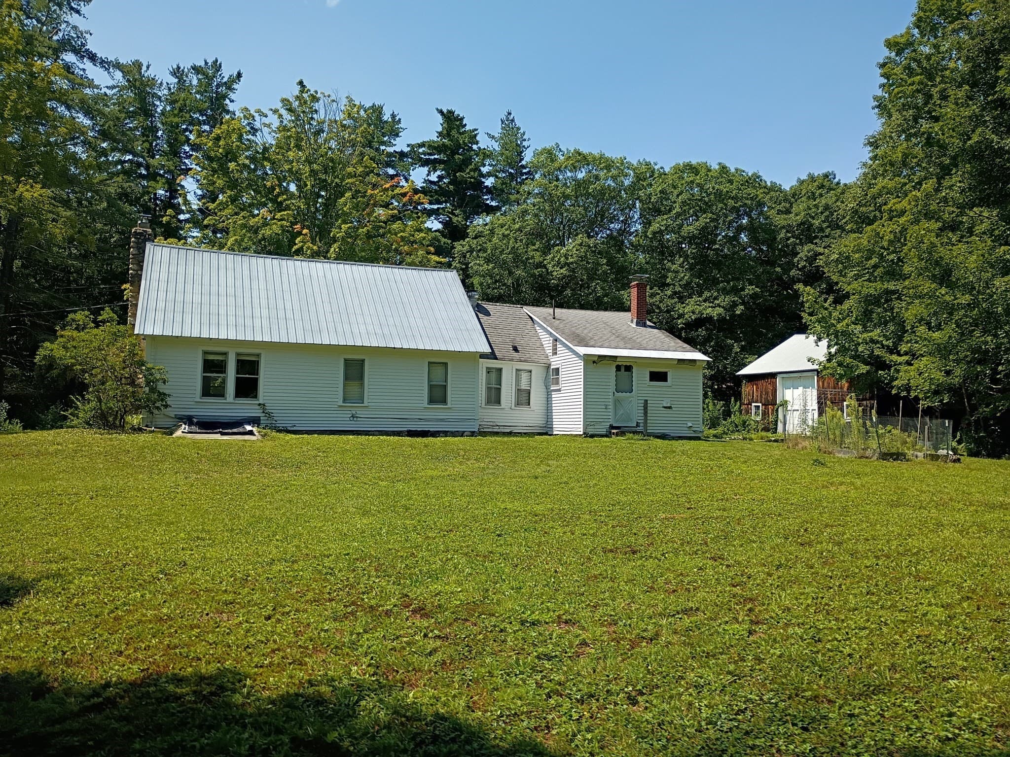 Single Family Residence at 182 Neilson Rd, New Salem MA 01833, photo 5 of 9