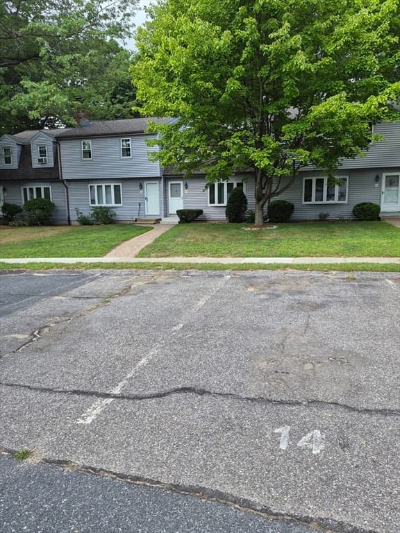 14 Tiffany Circle # 14, Millbury MA 01527