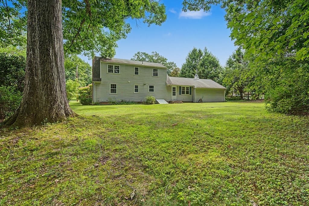 10 Raymond Dr, Wilbraham MA 01095 photo 2