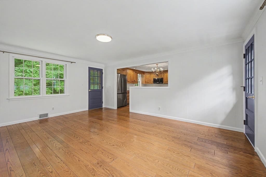10 Raymond Dr, Wilbraham MA 01095 photo 5