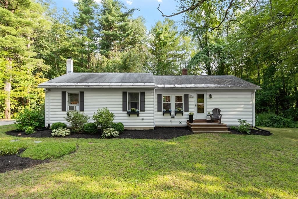 163 Beal St, Lunenburg MA 01462