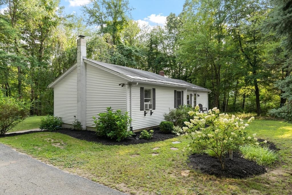 163 Beal St, Lunenburg MA 01462 photo 4