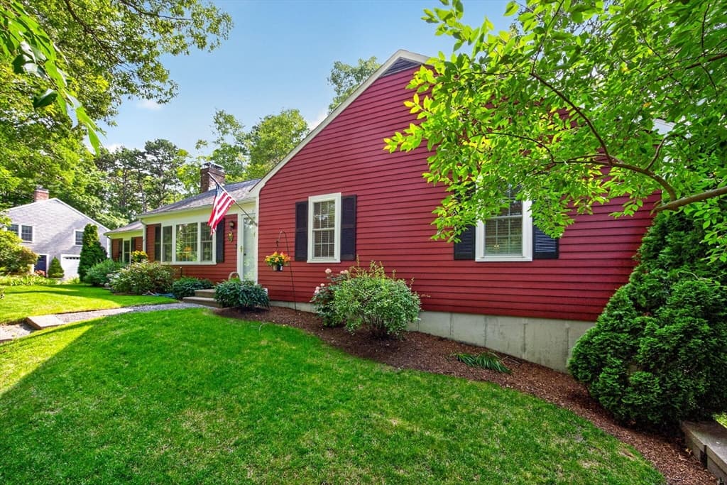 7 Bent Bluff Ln, Yarmouth MA 02675 photo 2
