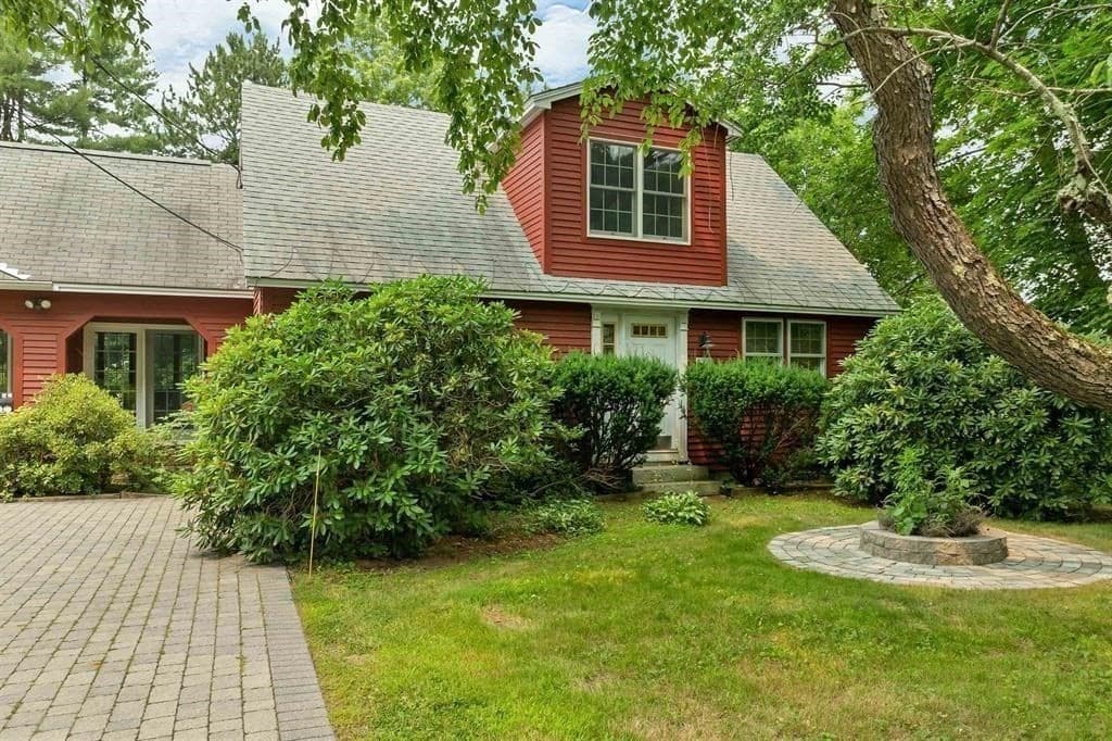 4 Highland Ave, Goffstown NH 03045 photo 2