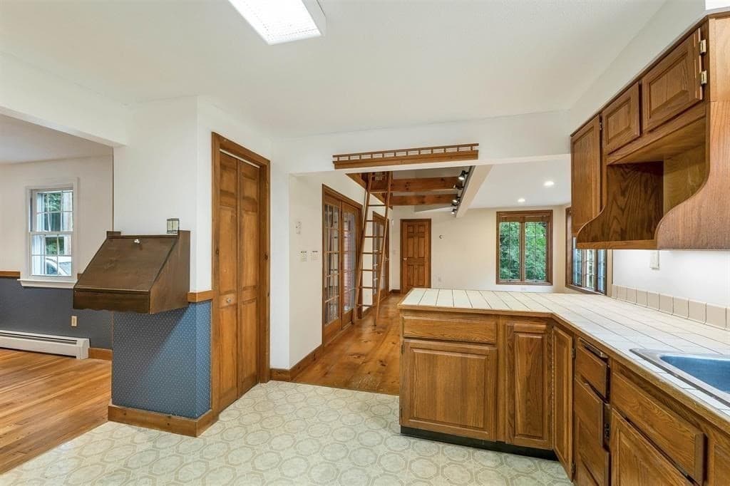4 Highland Ave, Goffstown NH 03045 photo 6