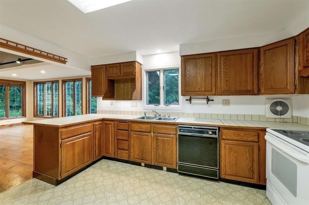 4 Highland Ave, Goffstown NH 03045 photo 4