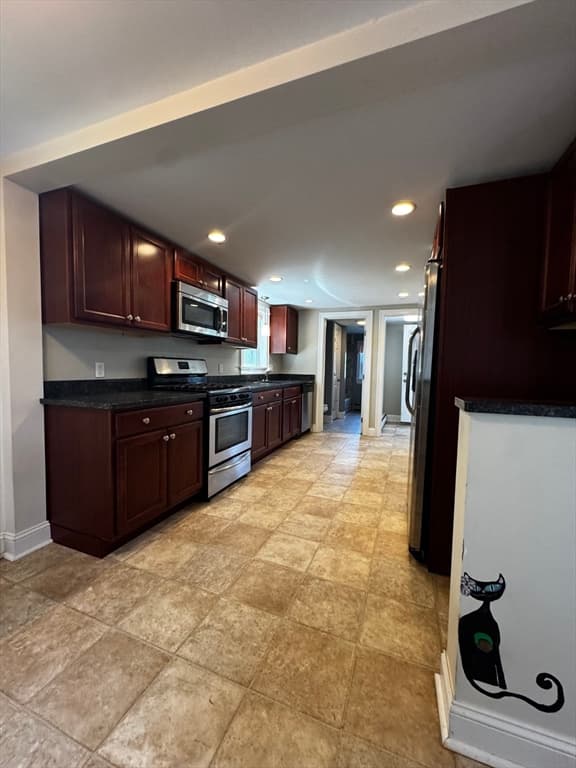 55 Harris St, Peabody MA 01960 photo 7