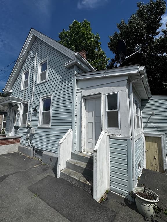 55 Harris St, Peabody MA 01960 photo 3