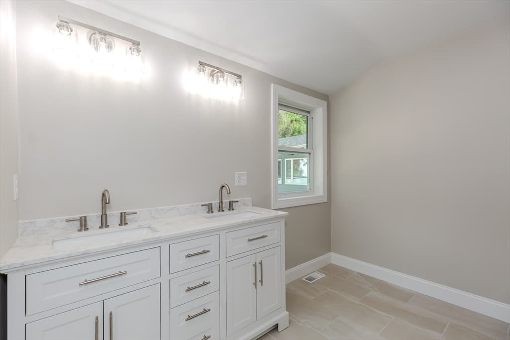 1855 Old Louisquissett Pike, Lincoln RI 02865 photo 27