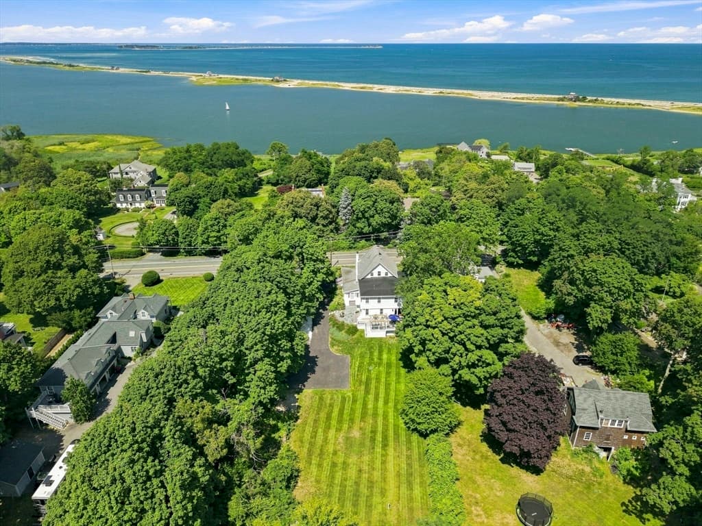 65 Warren Ave, Plymouth MA 02360