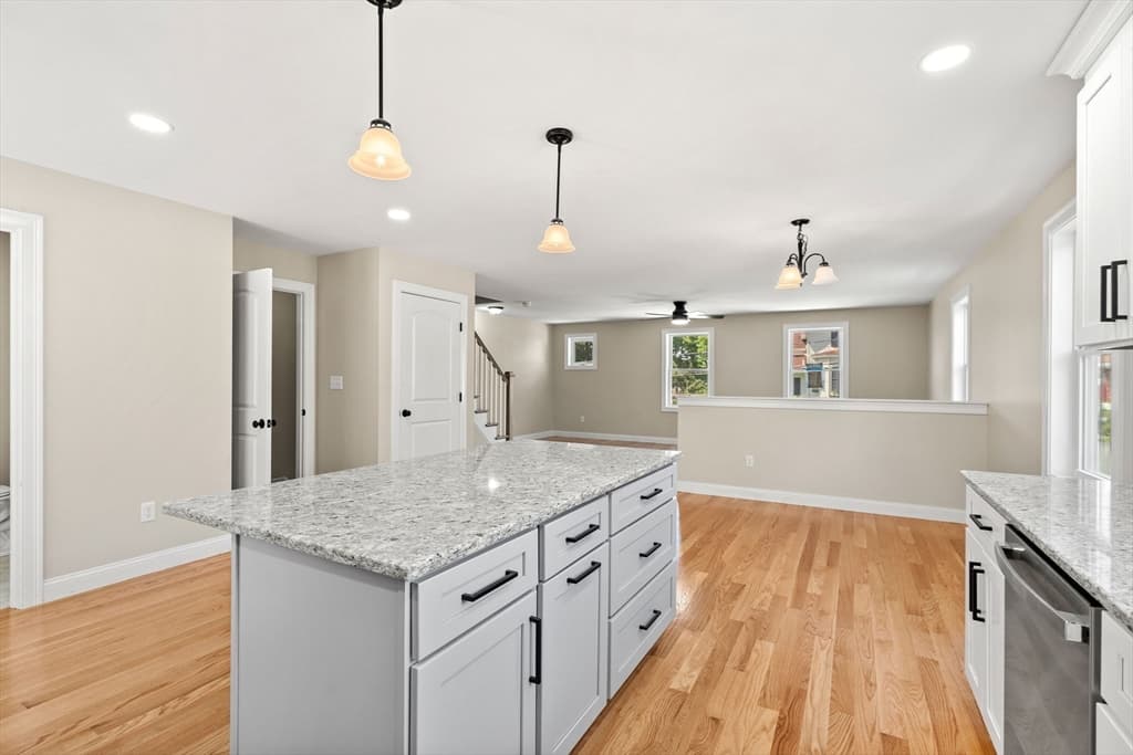 28 Quigley Ave # 28, Chelmsford MA 01863 photo 4
