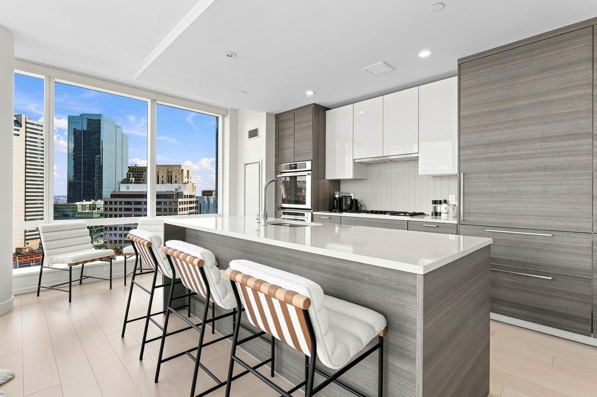 Condominium at 1 Franklin St # 2604, Boston MA 02110, photo 9 of 39