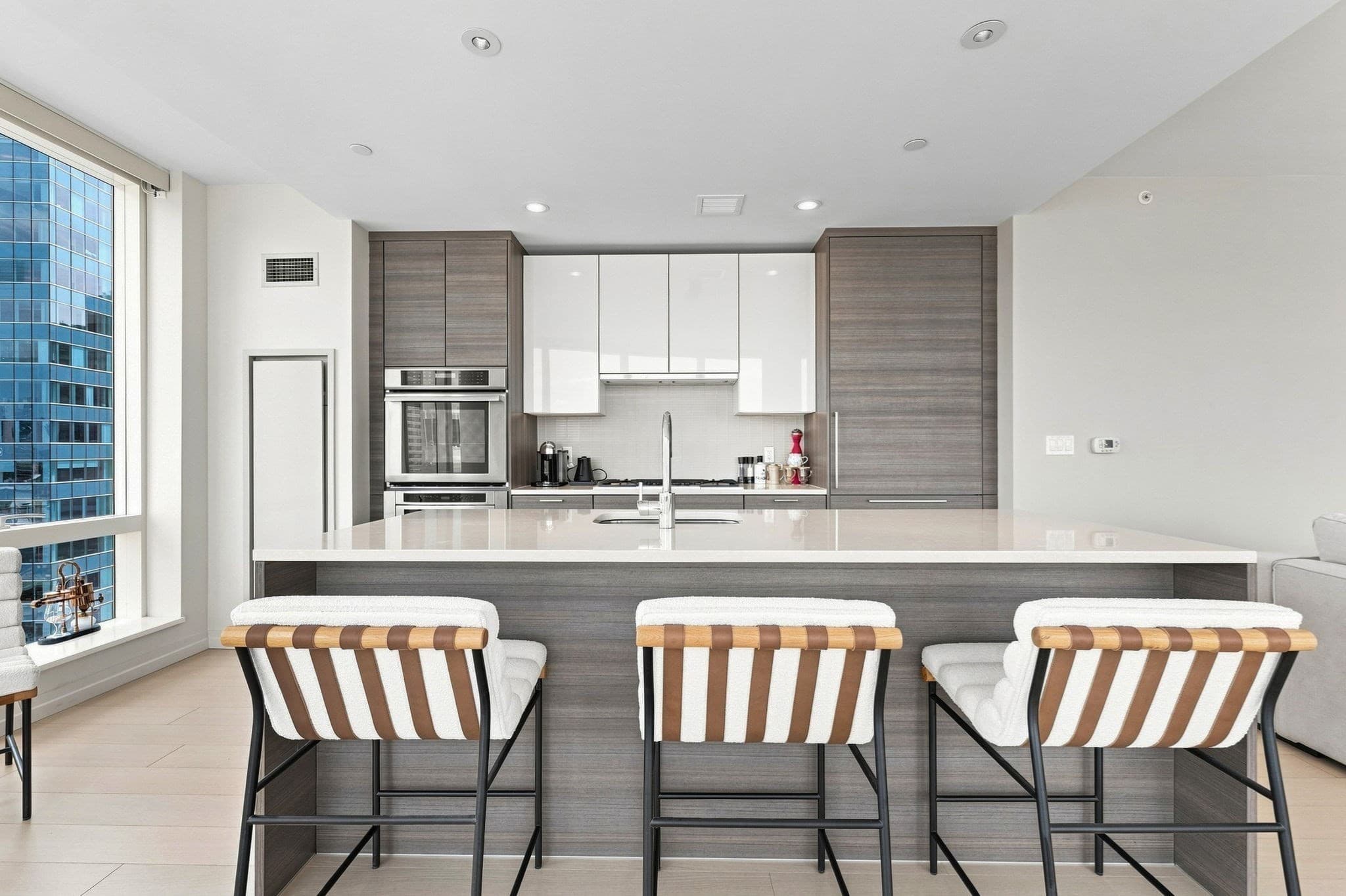 Condominium at 1 Franklin St # 2604, Boston MA 02110, photo 10 of 39