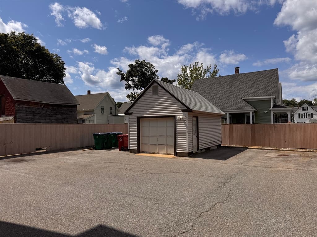 102 Fourth Ave, Lowell MA 01854 photo 5
