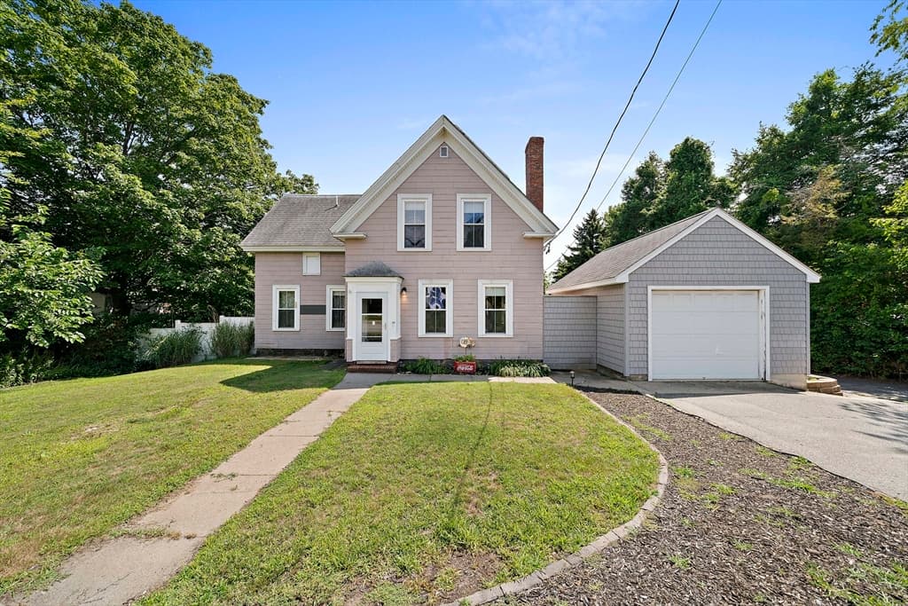 131 Pleasant Valley St, Methuen MA 01844 photo 2