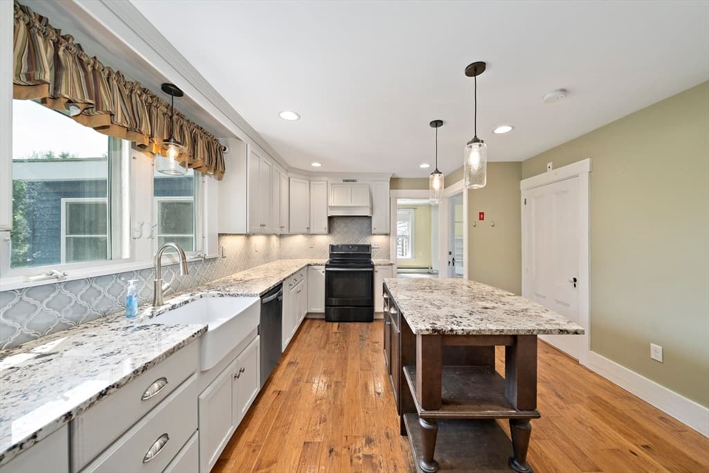 131 Pleasant Valley St, Methuen MA 01844 photo 6