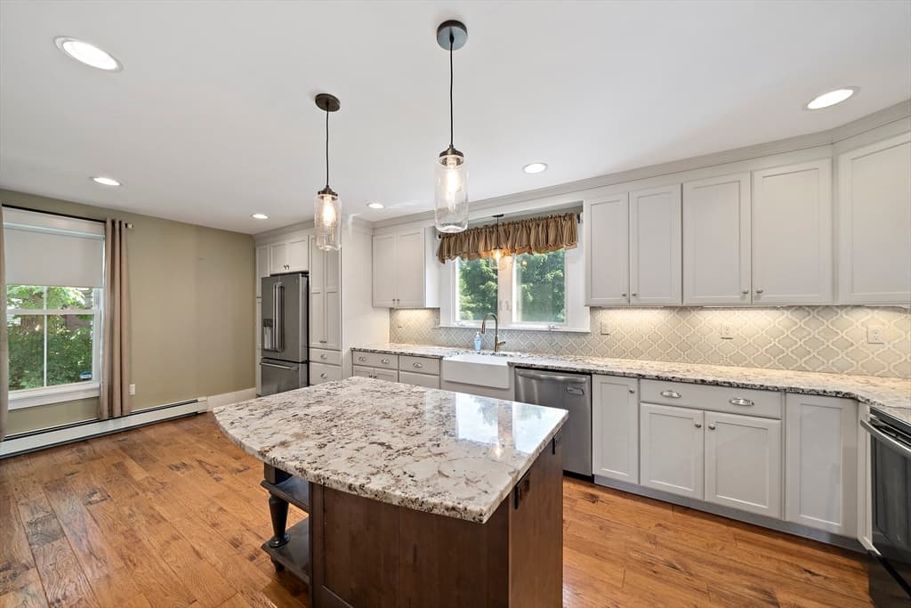131 Pleasant Valley St, Methuen MA 01844 photo 4