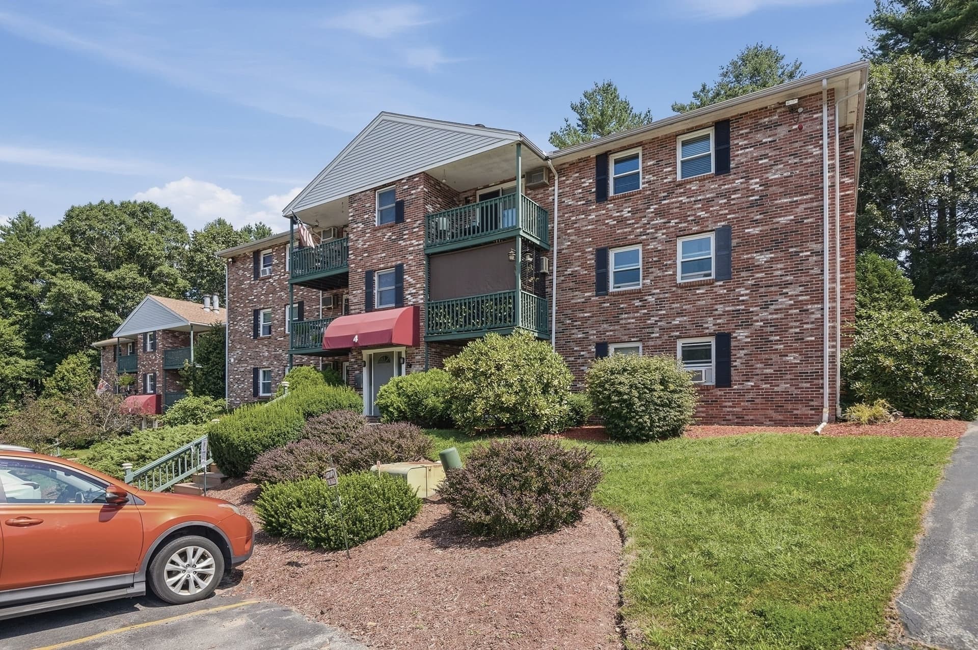 Condominium at 75 Huntoon Memorial Highway # 12, Leicester MA 01524, photo 22 of 25