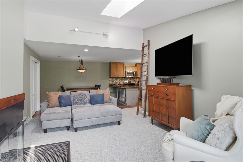 75 Huntoon Memorial Highway # 12, Leicester MA 01524 photo 5