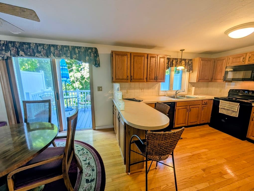 28 Highcrest Park # 28, Webster MA 01570 photo 4